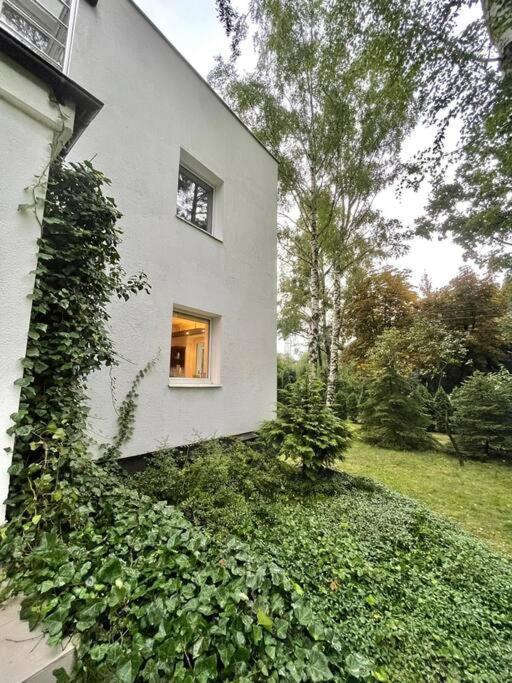 Beautiful Villa With Garden In Milanowek Buitenkant foto