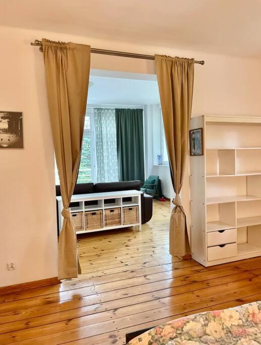 Beautiful Villa With Garden In Milanowek Buitenkant foto