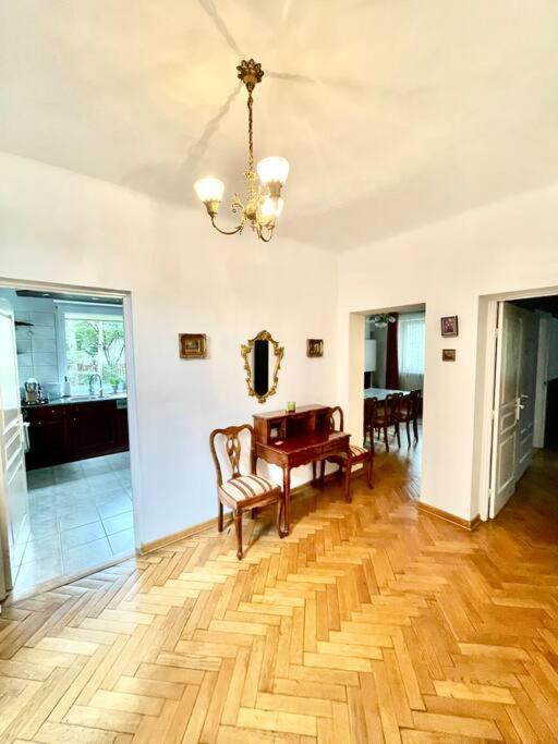 Beautiful Villa With Garden In Milanowek Buitenkant foto