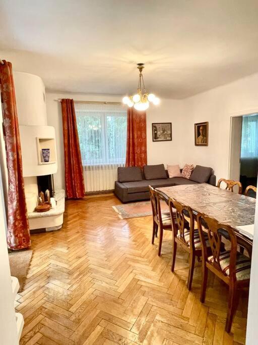 Beautiful Villa With Garden In Milanowek Buitenkant foto