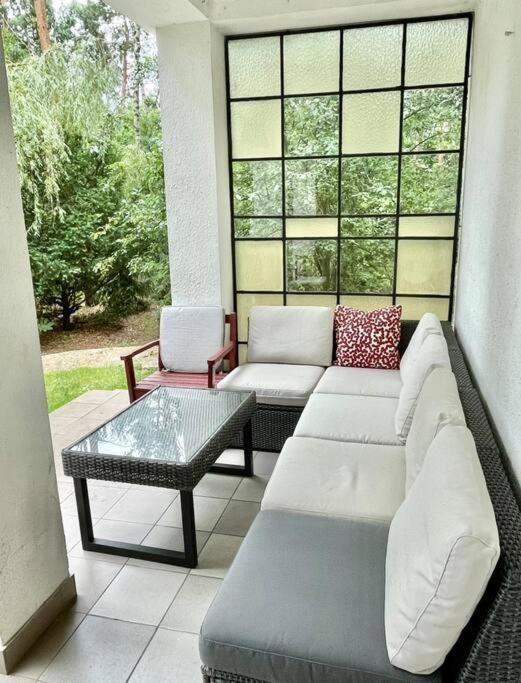 Beautiful Villa With Garden In Milanowek Buitenkant foto